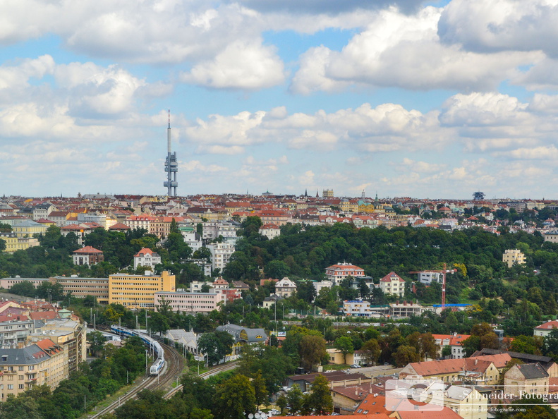 Blick auf Zizkov-Fernsehturm
